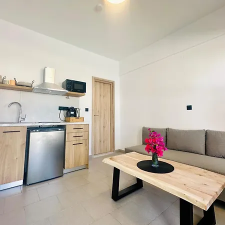 Anemmos Apartment